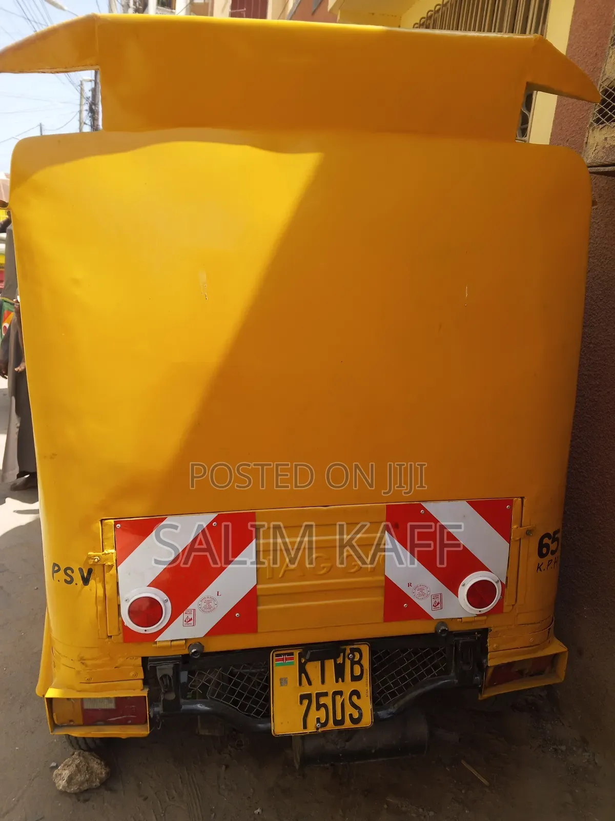 Piaggio 2018 Yellow