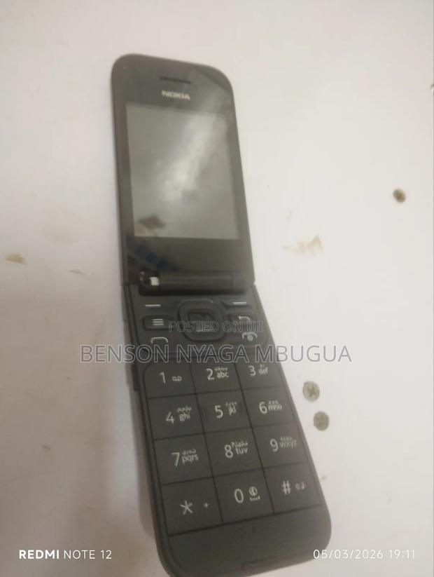 New Nokia 2720 fold Black - main view