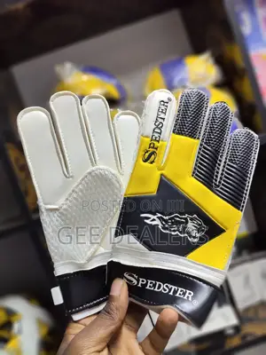 Kids Goalkeeper Gloves,Size 4-8