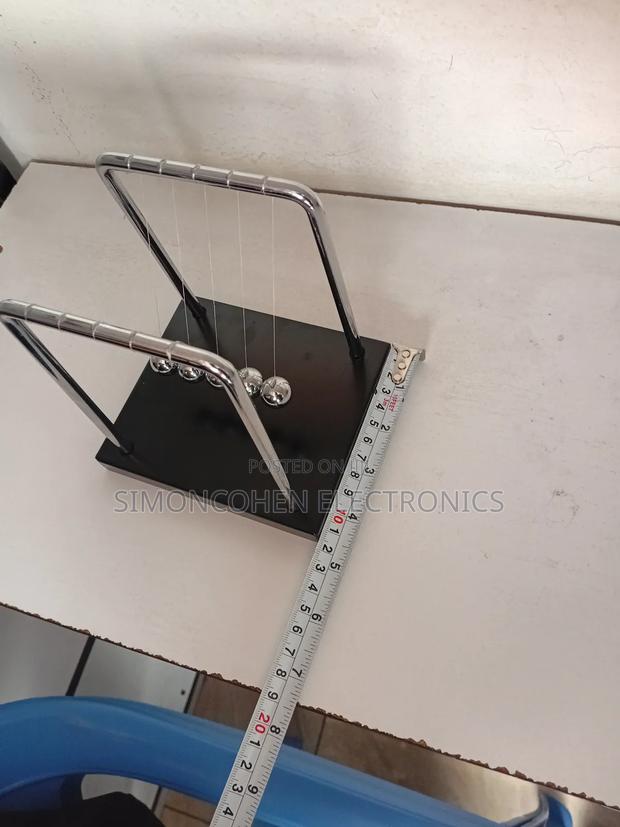 Newton's Cradle - thumbnail 3