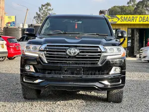 Toyota Land Cruiser 4.6 V8 ZX 2016 Black