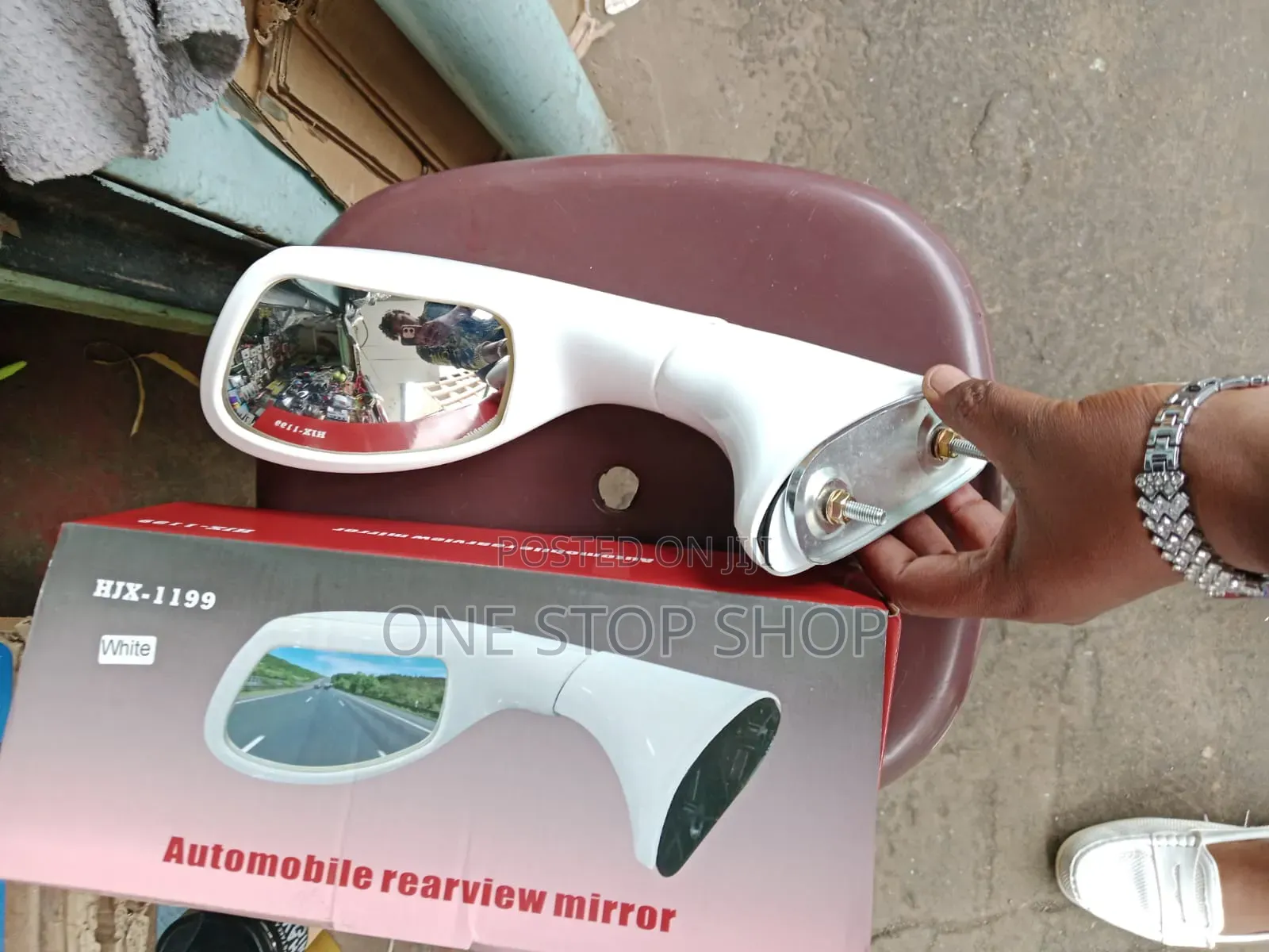 Left Hand Side White Bonnet Rush Mirror