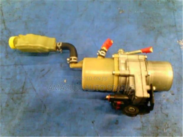 Mazda Premacy Power Steering Pump - thumbnail 2