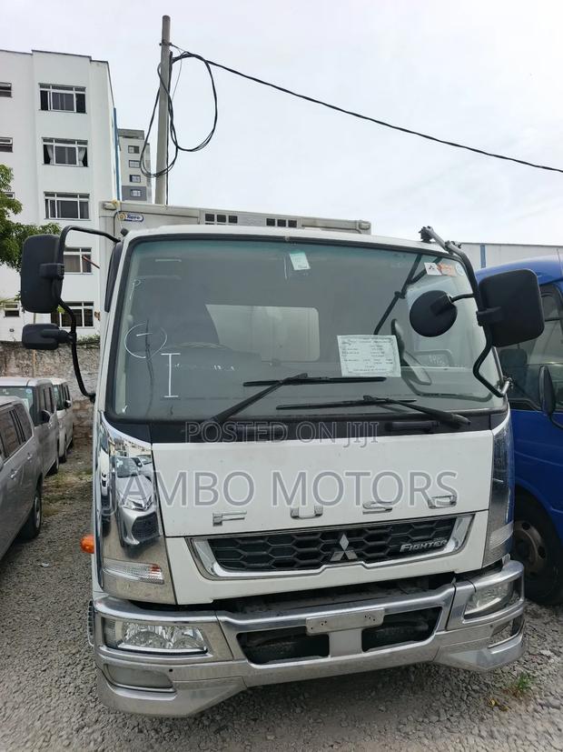 Mitsubishi Fighter 2020 White