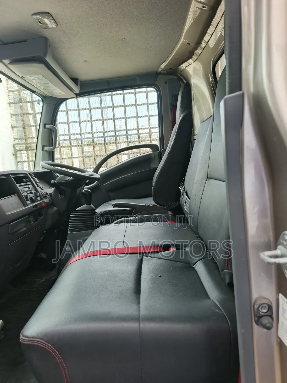 Isuzu Elf. 2020 Model
