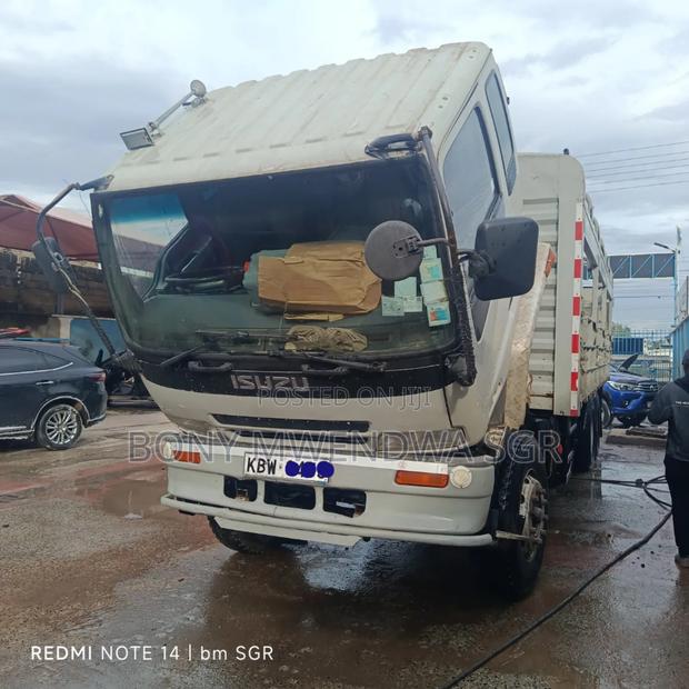 Isuzu FVZ Old Model - thumbnail 4