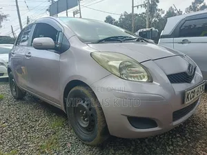 Toyota Vitz 1.0 FWD 5dr 2010 Purple