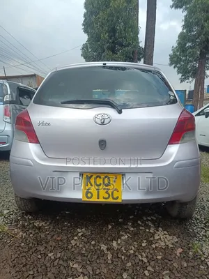 Toyota Vitz 1.0 FWD 5dr 2010 Purple