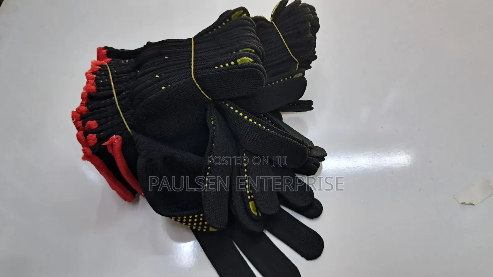 High Quality Dotted Gloves