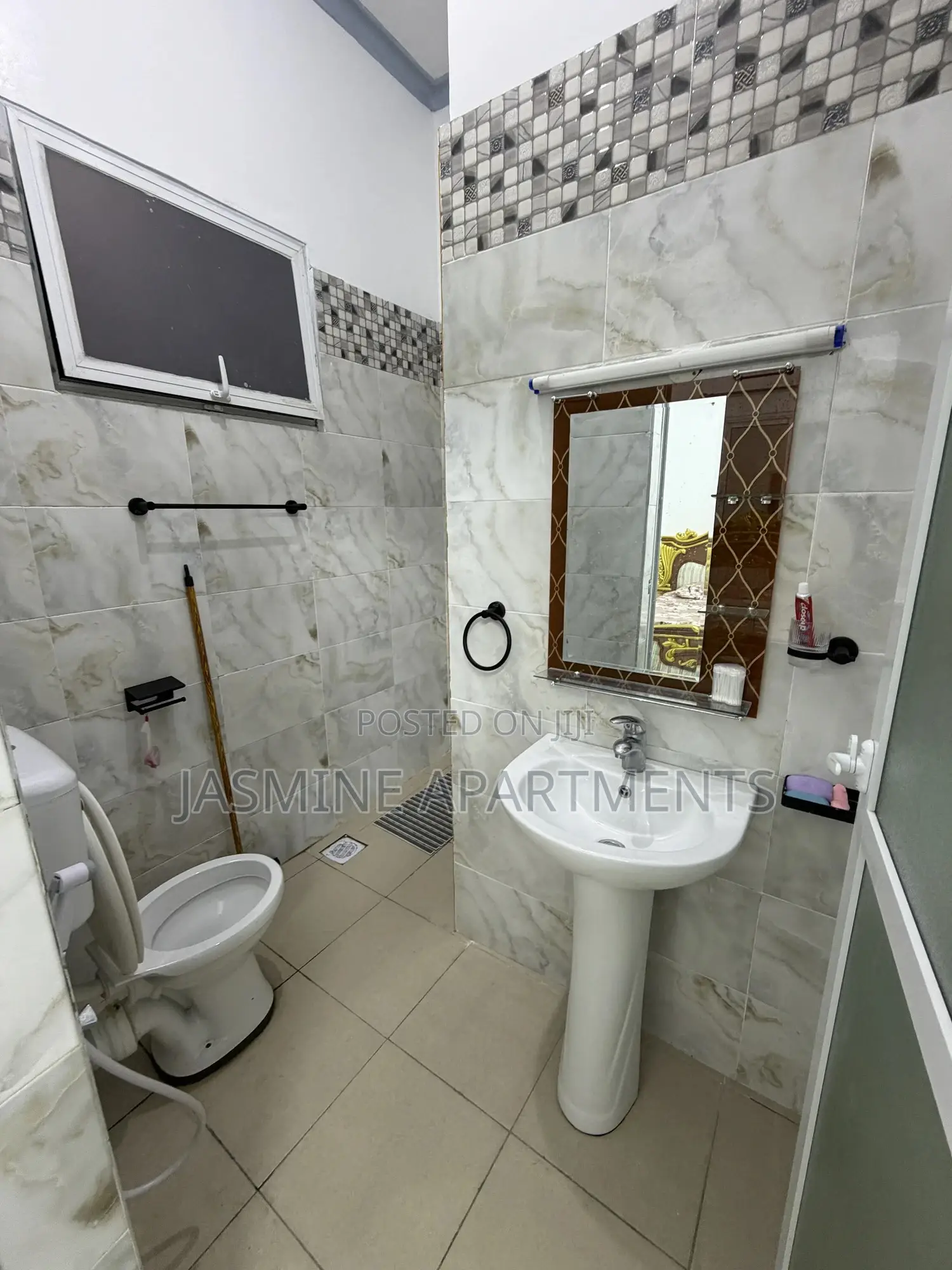 Luxury 2br Apartment | Ac, Wi-Fi, Hot Showers