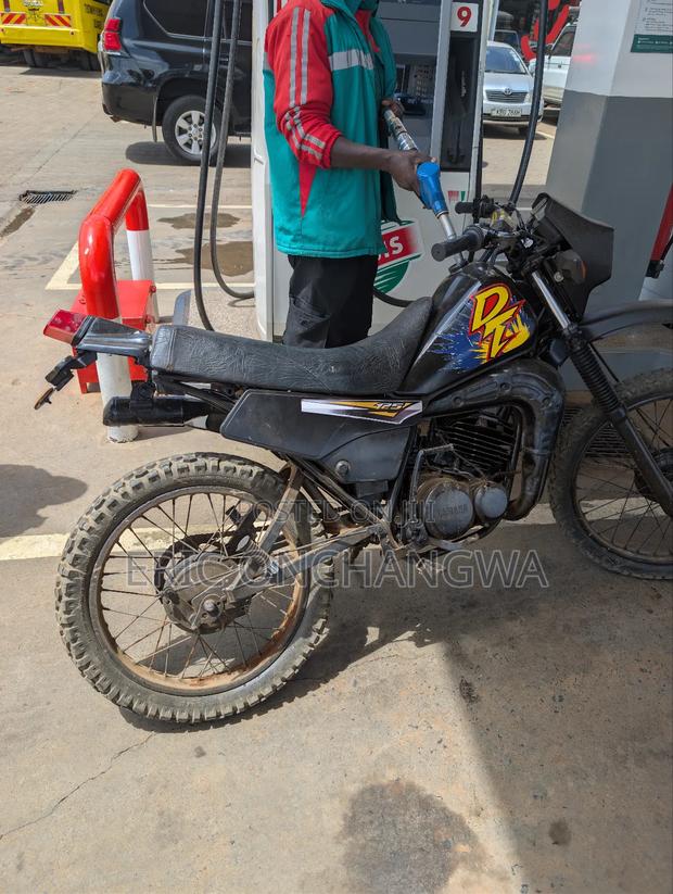 Yamaha DT125 2005 Black - main view