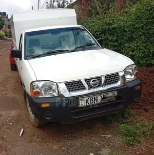 Nissan Hardbody 2010 White