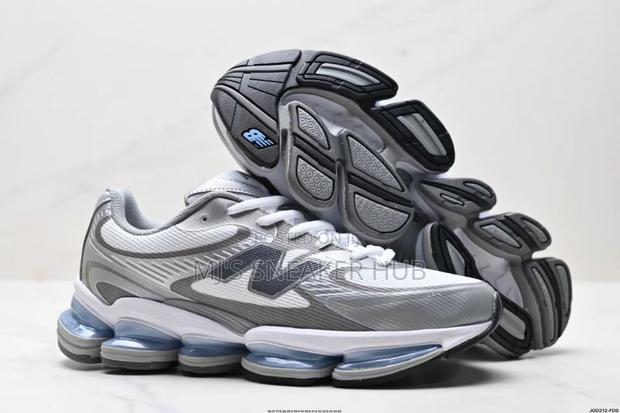 New Balance 2000 - thumbnail 2