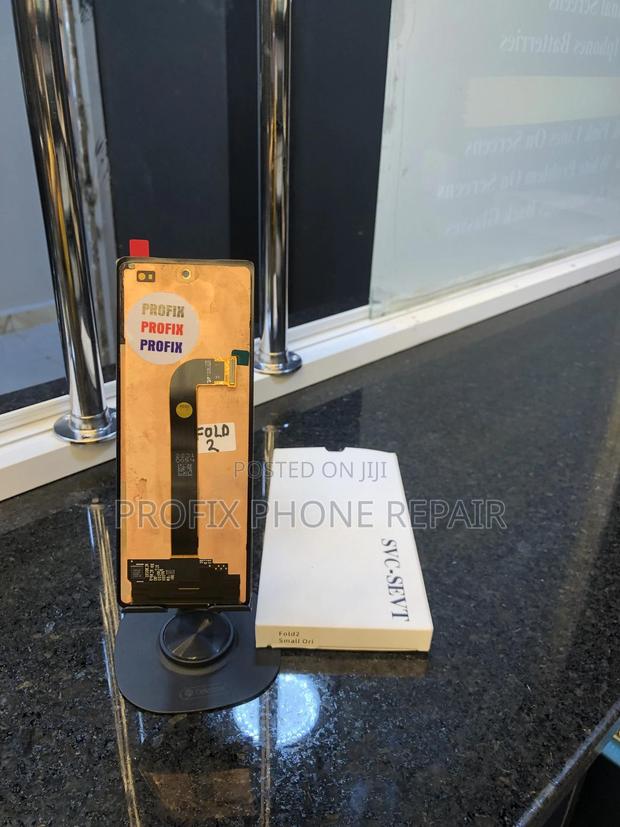 Original Samsung Z Fold 2 Broken Small Screen Replacement - thumbnail 2