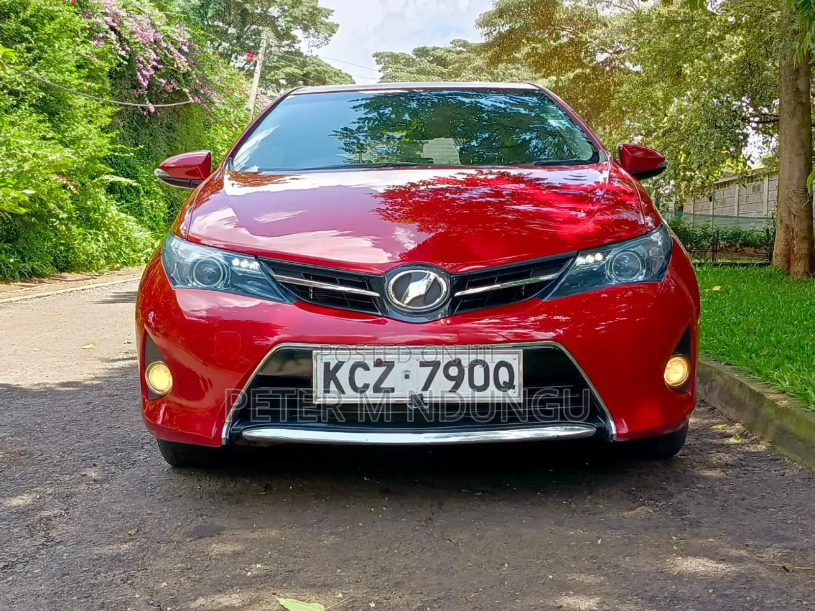 Toyota Auris 2013 Red