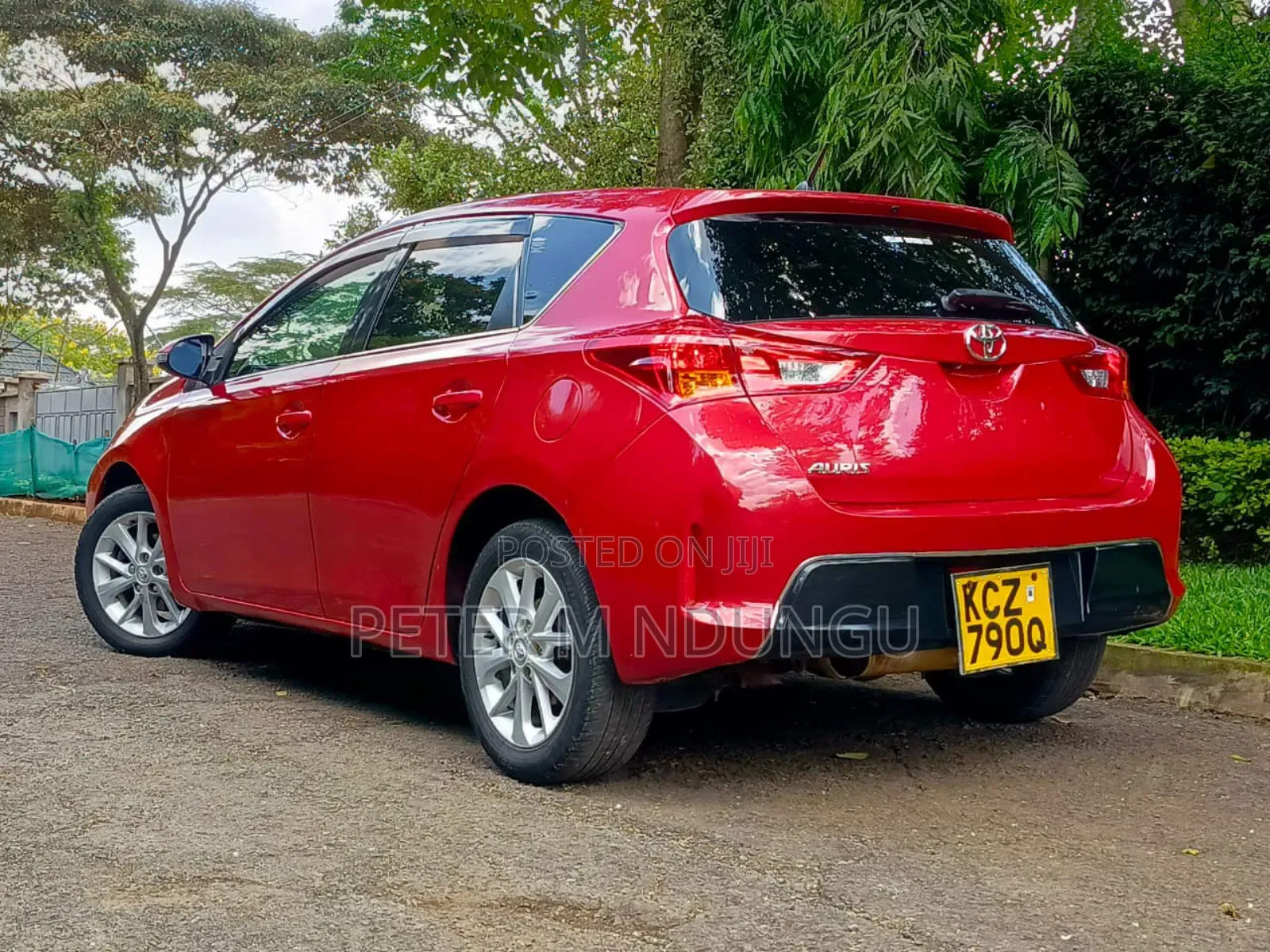 Toyota Auris 2013 Red