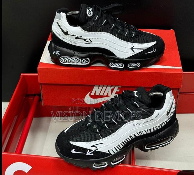 Latest Fashioned Boots - thumbnail 3