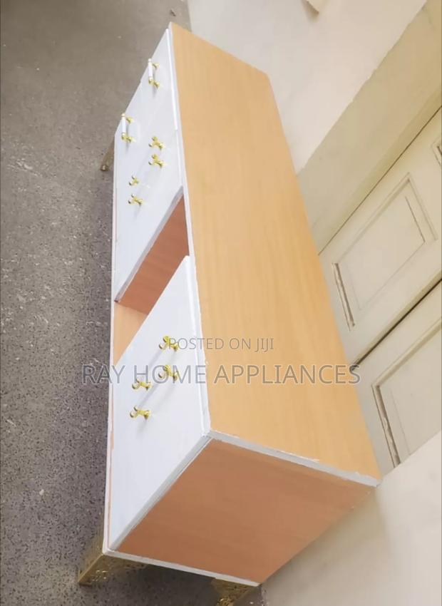 Tv Stand With Laminate Board Executive 5.5fts