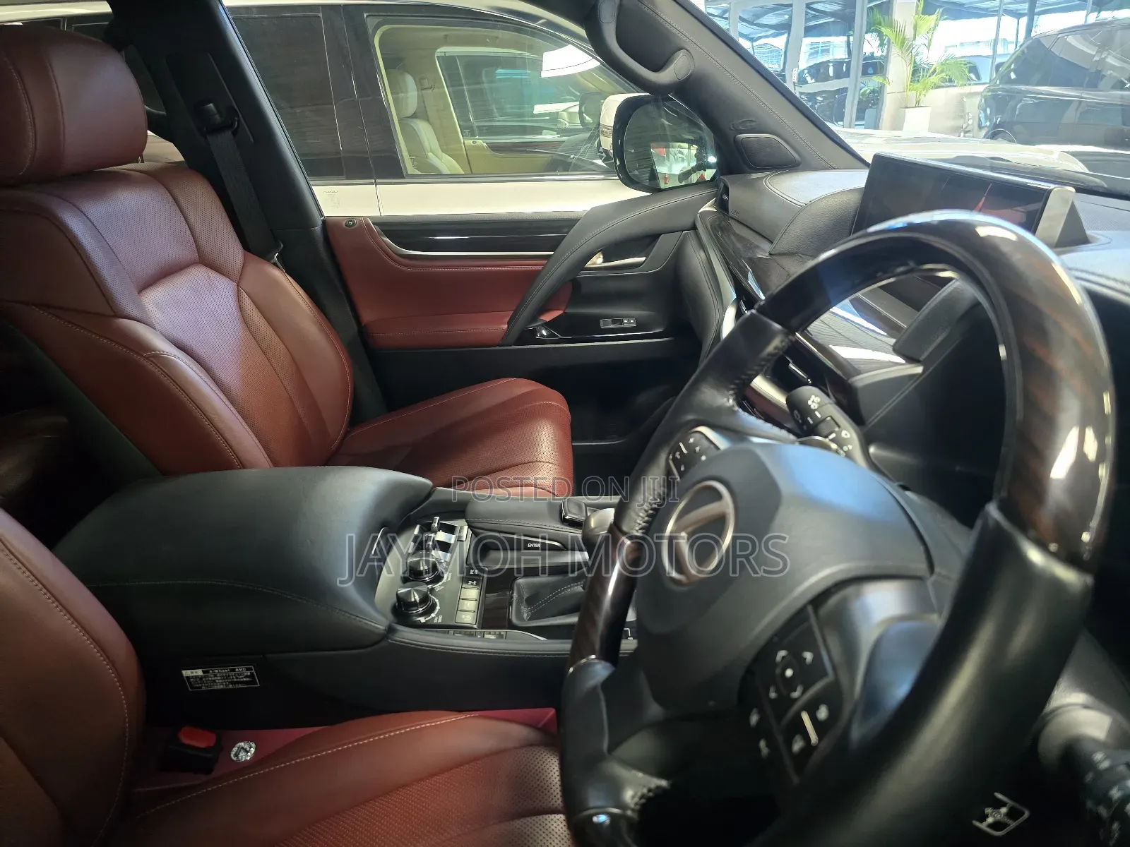 Lexus LX 2019 Gold