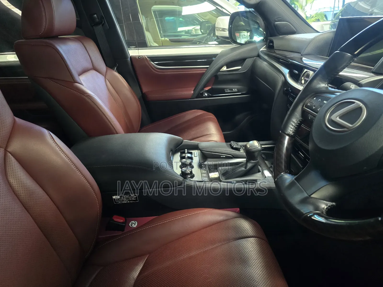Lexus LX 2019 Gold