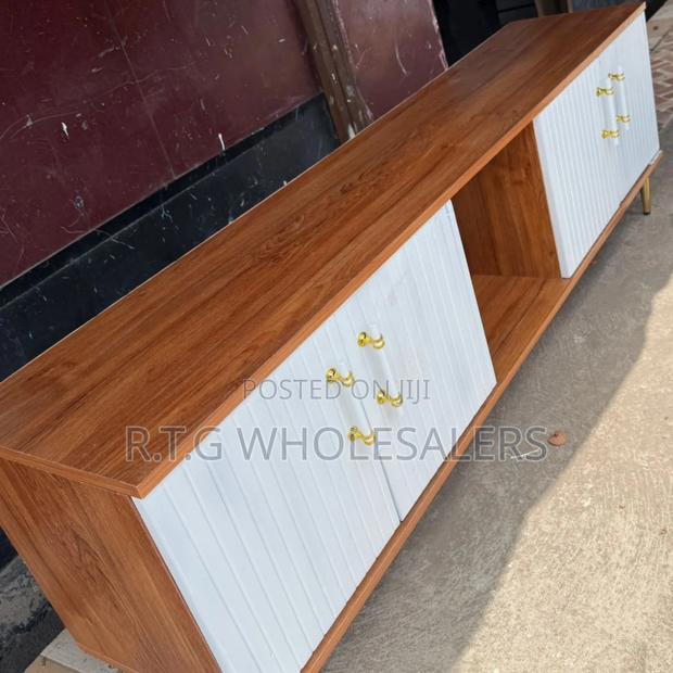 Executive 5.5 Ft Laminate Board Tv Stand Cabinet