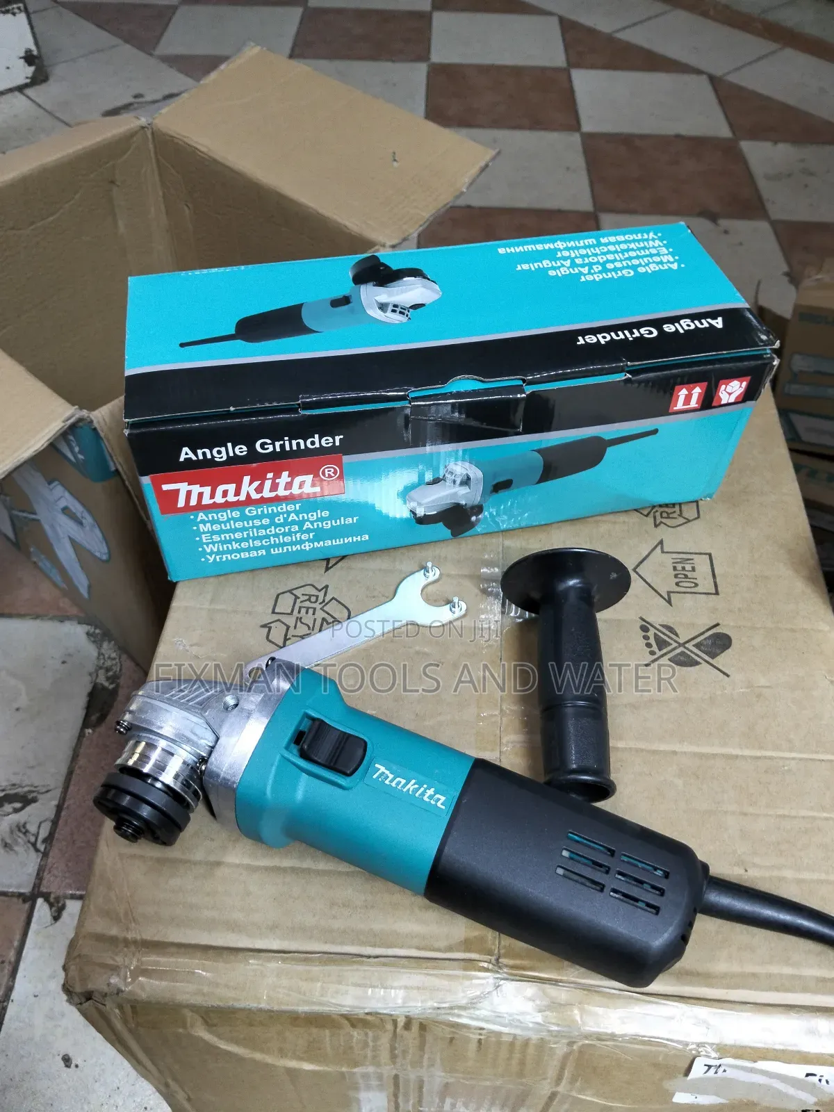 Portable Makita Angle Grinder 840 Watts 240v 115mm Free Cutting Disc
