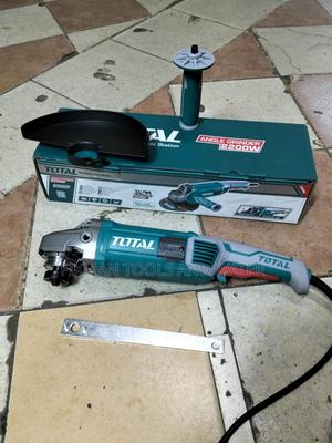 Big Total Angle Grinder 2200w 230mm Disc And 240v Thermal Protector - thumbnail 2