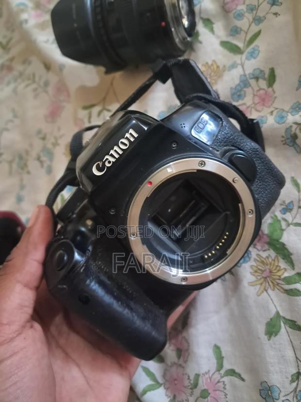 Canon 750d With 50mm Canon Lens, Softbox Speedlights