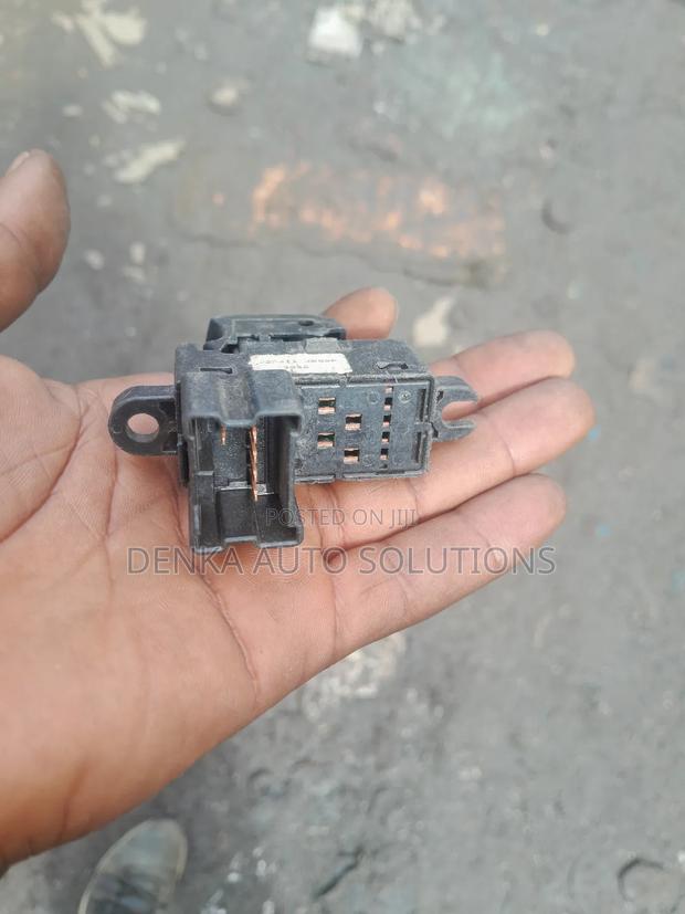 Nissan Dualis/Note/Tiida Rear Door Switch - thumbnail 3