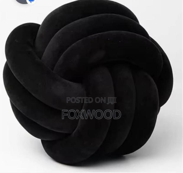 Modern Homes Decorative Knot Ball Pillow. - thumbnail 3