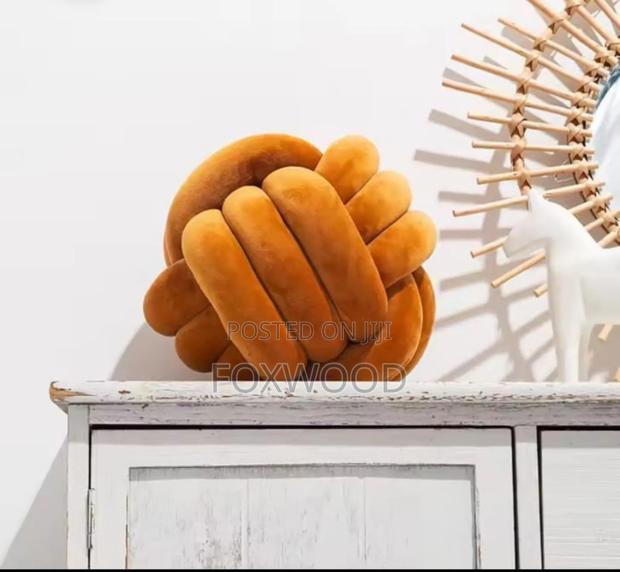 Modern Homes Decorative Knot Ball Pillow. - thumbnail 4