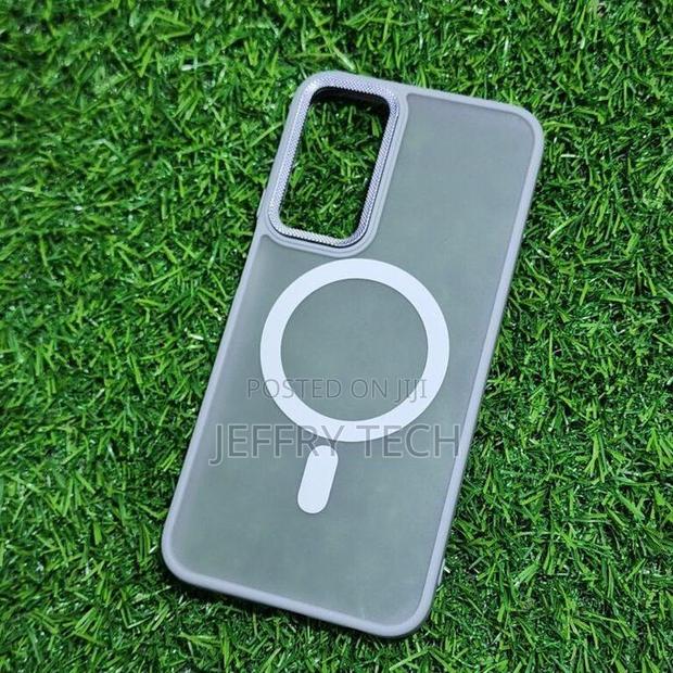 Grey Magnetic Case With Tactile Magsafe for Samsung Galaxy S24 Fe - main view