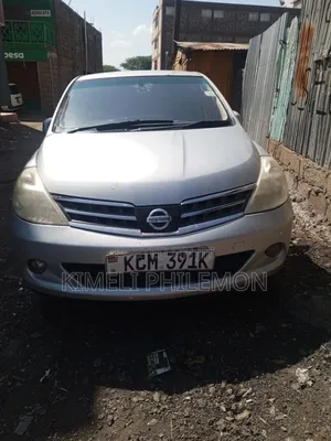Nissan Tiida 2010 Silver
