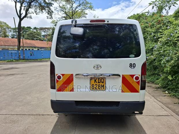 Toyota HiAce 2017 White - thumbnail 5
