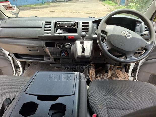 Toyota HiAce 2017 White - thumbnail 7