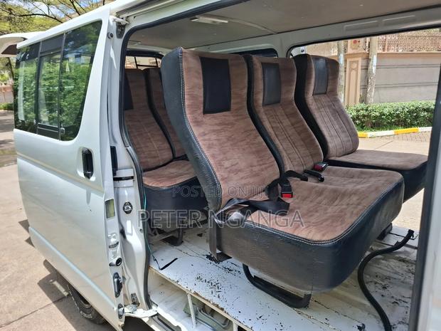 Toyota HiAce 2017 White - thumbnail 9