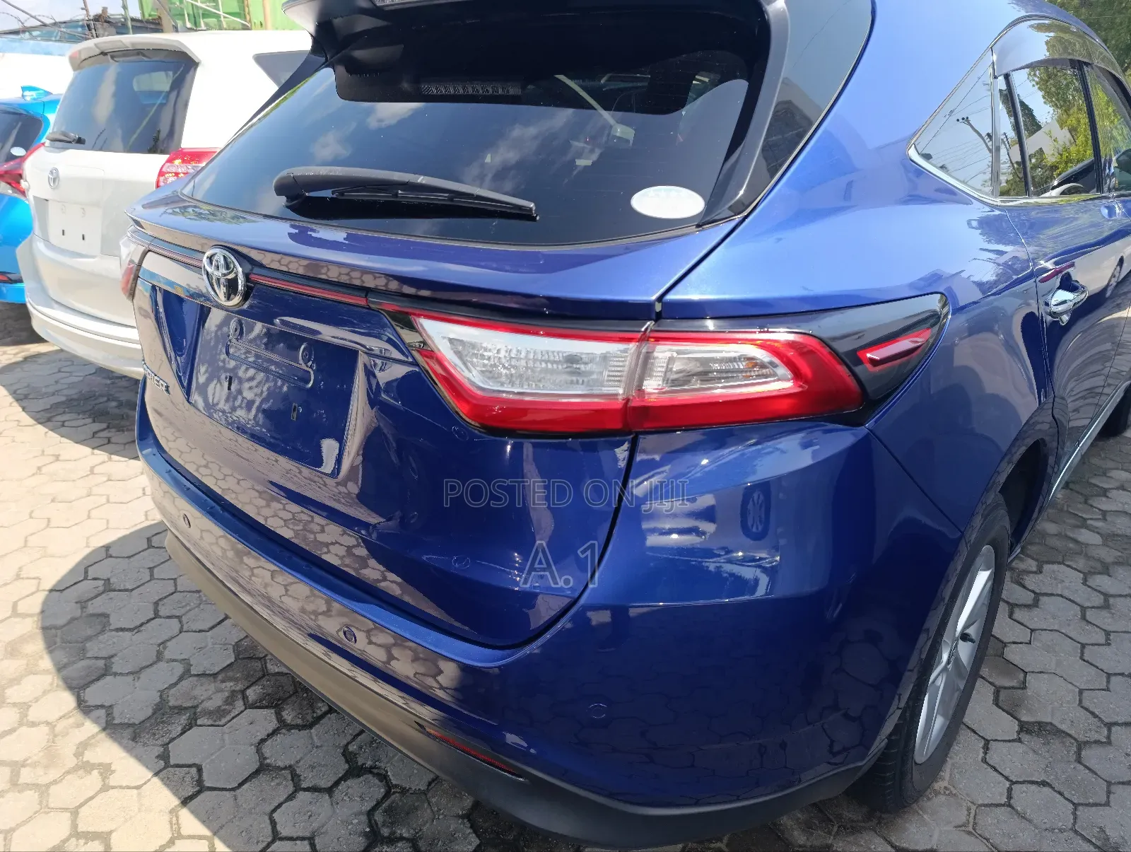 Toyota Harrier 2.0 2019 Blue