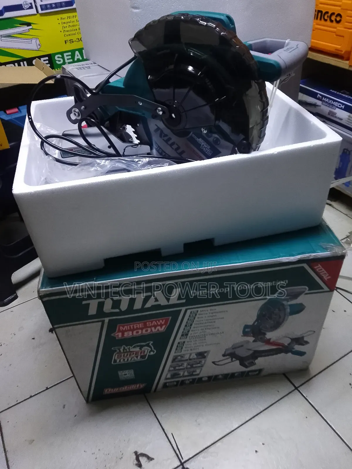 Total Miter Saw 1800 Watts /1800 Watts Miter Saw