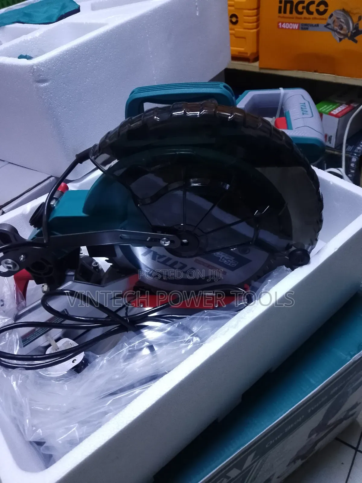 Total Miter Saw 1800 Watts /1800 Watts Miter Saw