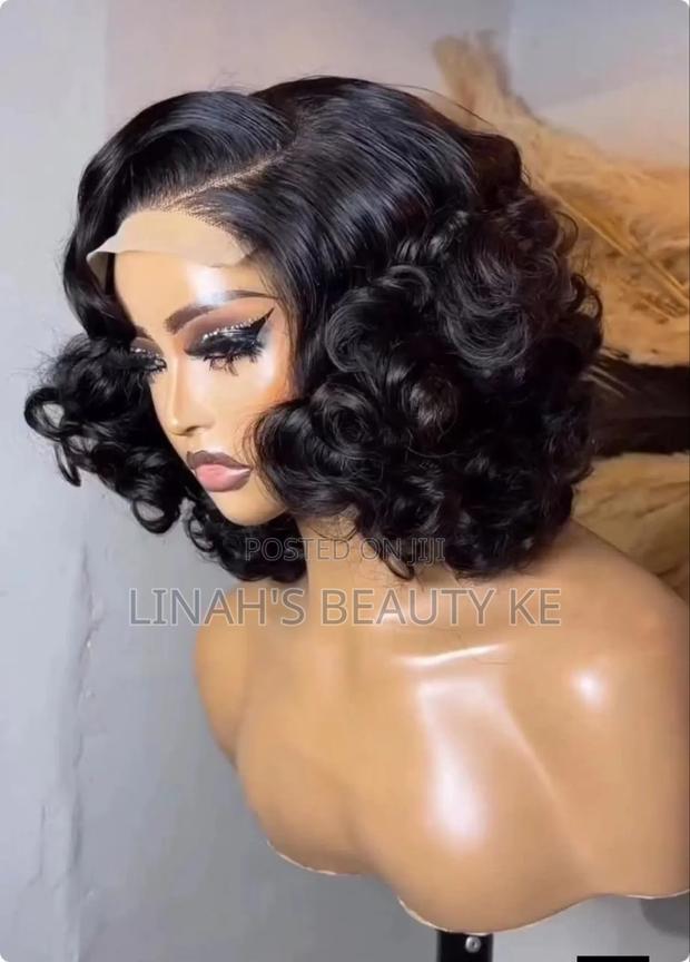 Closure Bob Wavy Wig - main view