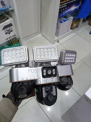 Reliable 12mp 4g PTZ Rotating Triple Lens Camera With Solar Floodlight