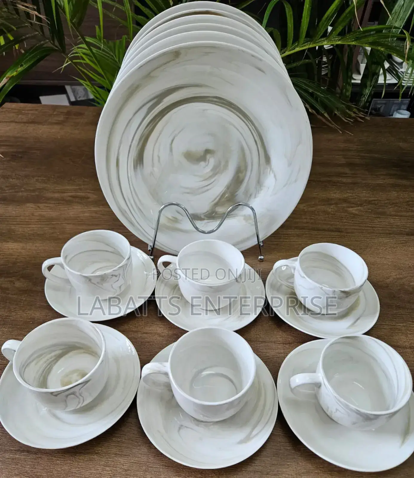 New Arrival Set 18 Picies Ceramic Dinnerset