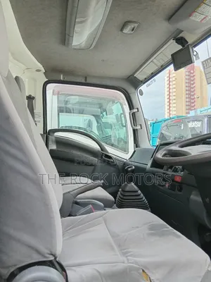 Isuzu ELF Truck 2018 White