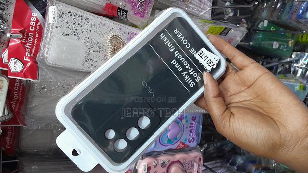 Damtte Vivo V30 Lite Slim Liquid Silicone Full Covered Soft- Black - thumbnail 3