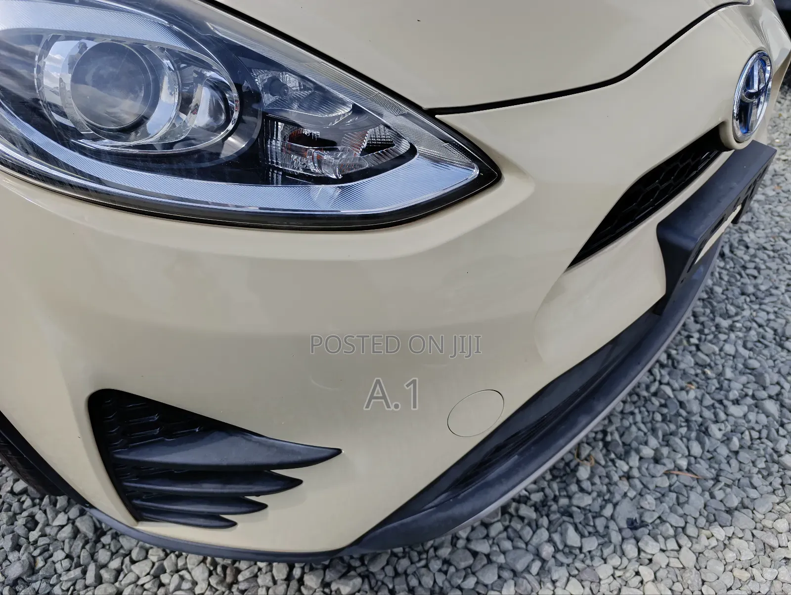 Toyota Aqua 2018 Beige