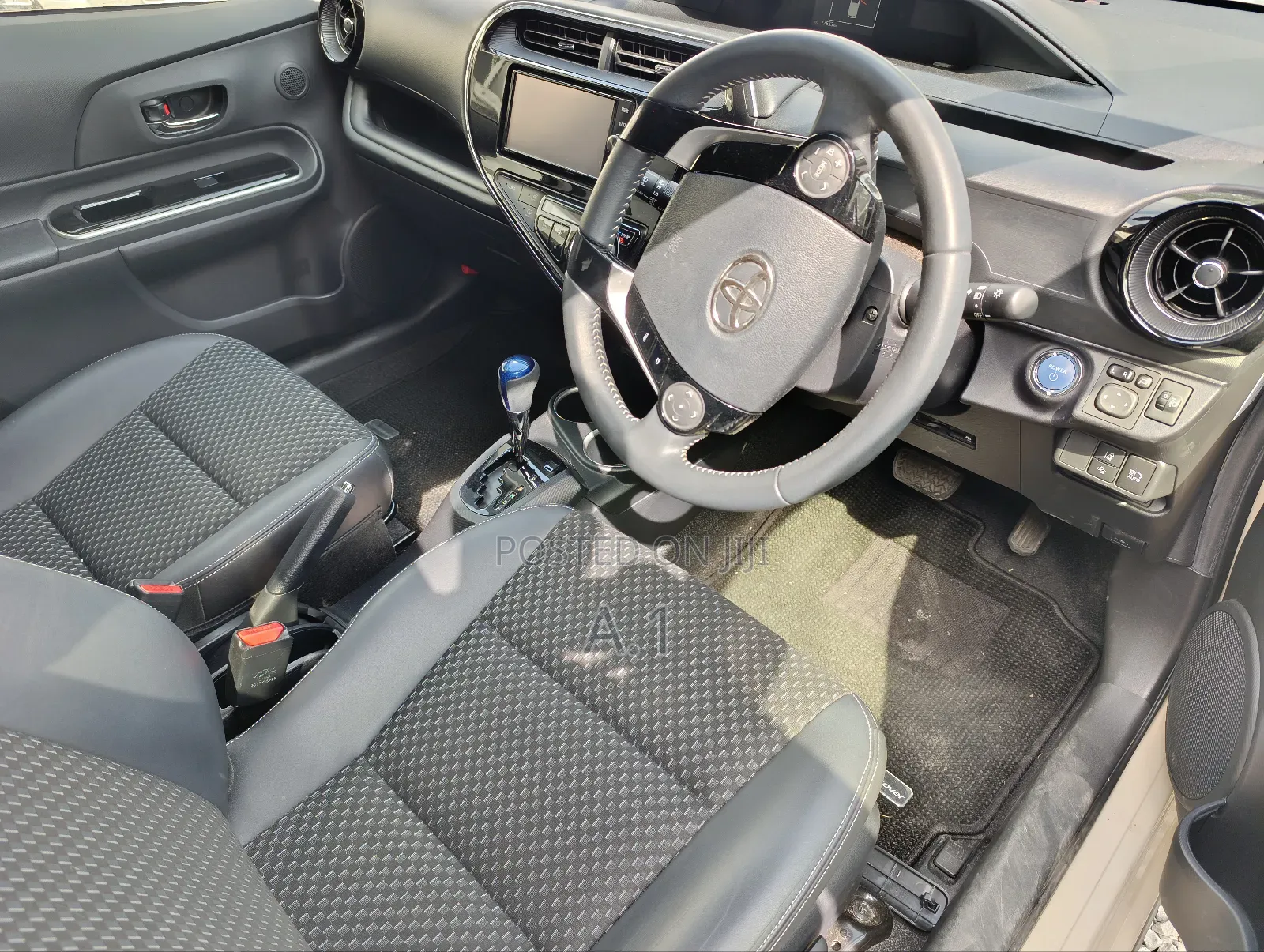 Toyota Aqua 2018 Beige
