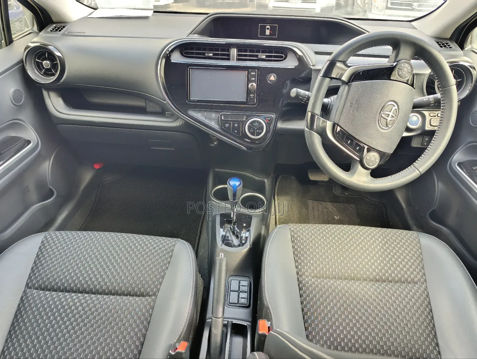 Toyota Aqua 2018 Beige