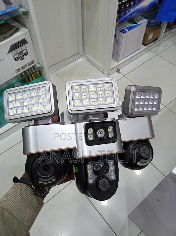 Colored Night Vision 12mp 4g PTZ 3 Lens Camera With Solar Flood Light