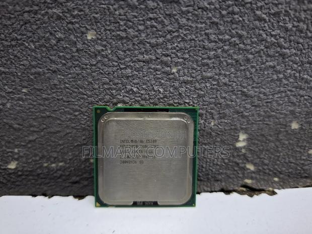 Intel Pentium E5300 Dual Core Desktop Cpu Processor- Slgtl - main view