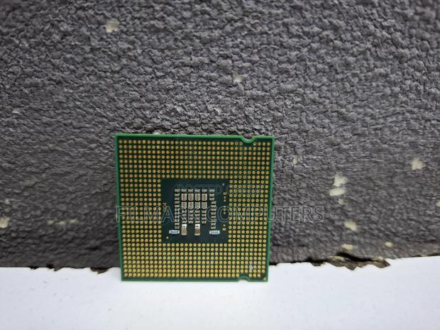 Intel Pentium E5300 Dual Core Desktop Cpu Processor- Slgtl - thumbnail 3